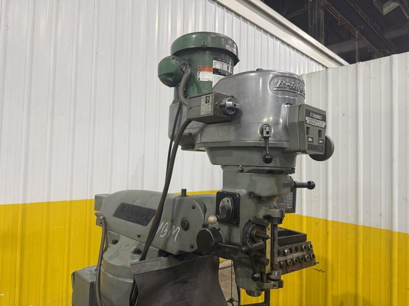 2 HP BRIDGEPORT SERIES I VERTICAL RAM TYPE KNEE MILL, WITH DRO &amp; POWER FEEDS: YOBRO #25294
