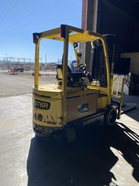Hyster E70XN Electric Cushion Tire Forklift, 2021 – 7,000 lb Capacity, Sit-Down Rider (2)
