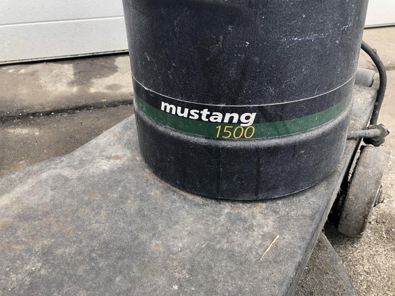 NSS MODEL MUSTANG 1500 FLOOR FINISHER: STOCK #13961