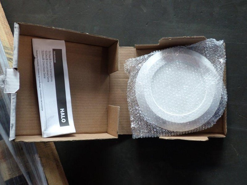 EATON 13.2 W HALO SURFACE LED DOWNLIGHT  -  SLD606927WHJB