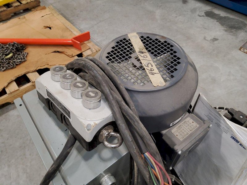 2020 BLUE GIANT 15,000LB DOCK LIFT