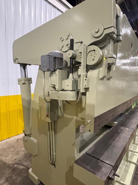 250 TON X 12' ACCURPRESS MODEL #725012 HYDRAULIC PRESS BRAKE: YOBRO #24251