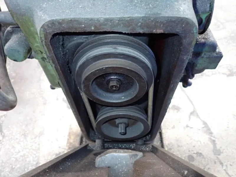CLEVELAND 32" X 8" VERTICAL MILL