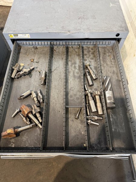5 DRAWER STANLEY VIDMAR CABINET. STOCK # 0542626