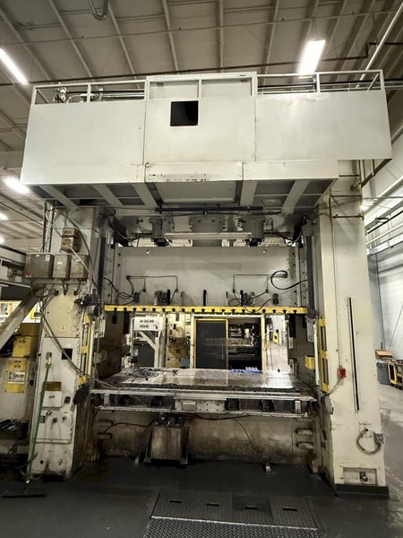 400-ton Komatsu Model# E2G-400 Used Straight Side Mechanical Stamping Press For Sale