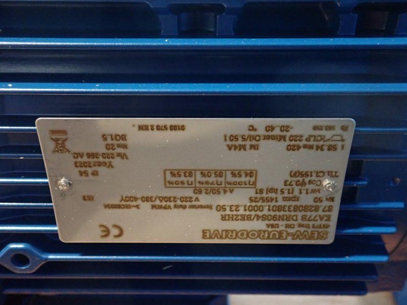 SEW EURODRIVE 1.5HP GEAR MOTOR  -  KA77B DRN90S4/BE2HR