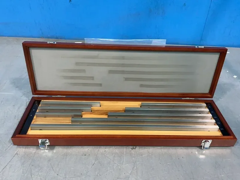 Mitutoyo  Gauge Block Set  - 516-713-26