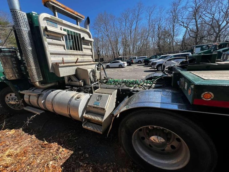 Kenworth T800 Dump Truck, 2011 – Heavy-Duty Tandem Axle