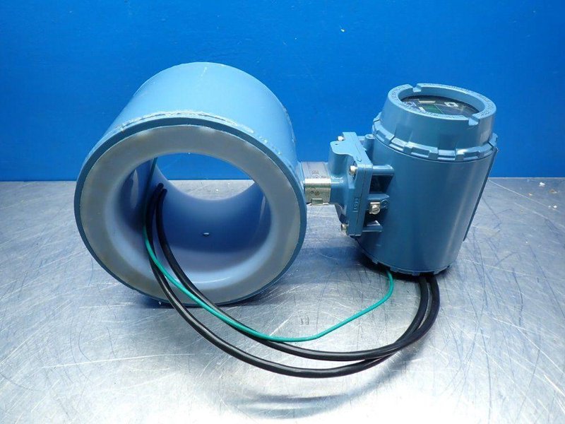 ROSEMOUNT FIELD MOUNT MAGNETIC FLOW METER TRANSMITTER  -  8732EMT2A1M4