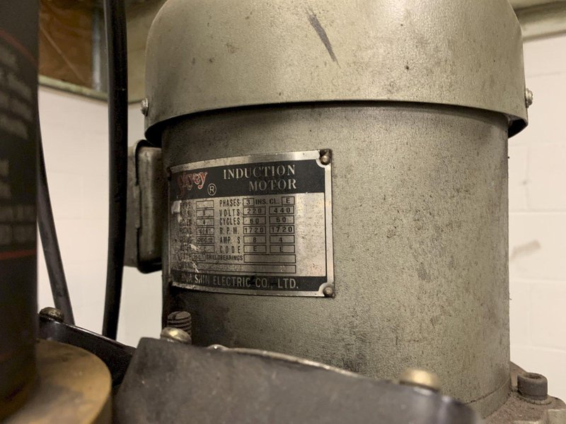 First Model LC-185VS Variable Speed Vertical Milling Machine, DRO, PDB