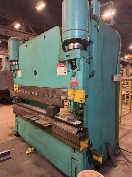 300 TON X 10' PACIFIC 300-10 HYDRAULIC PRESS BRAKE. STOCK #0432826