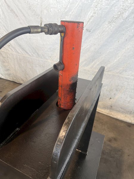 60" X 60" ACORN WELDING TABLE WITH STAND &amp; HYYDRAULIC PRESS. STOCK # 0878726