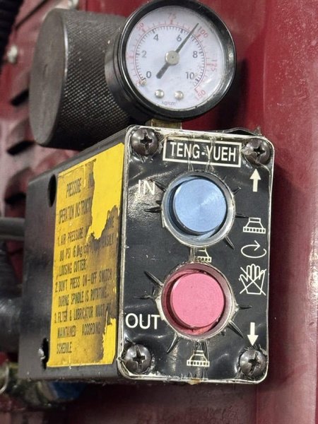 Millport Red Rhino CNC Knee Mill, 2006 – Troyke 5-Axis Rotary, Centroid M400 CNC Controller