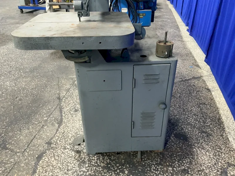 GROB 18” VERTICAL BAND SAW  -  NS18