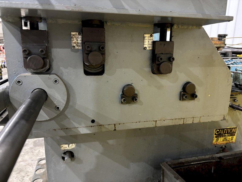 36&quot;W X 24&quot; PRESS EQUIPMENT AIR GRIP FEEDER W/ STRAIGHTENER &amp; ROLL 1998 : STOCK #21953