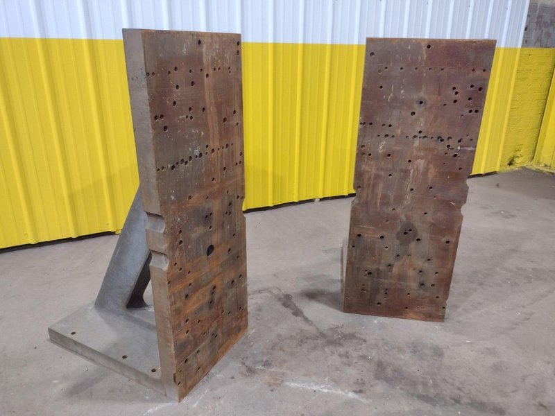 48&quot; X 18&quot; X 28&quot; SET OF (2) CAST IRON ANGLE PLATES: STOCK #19368