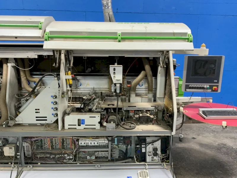 POLYMAC SINGLE-SIDED AUTOMATIC EDGEBANDER  -  AKRON 855