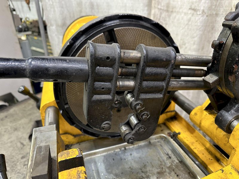 4" HANGZHOU MODEL 100E PIPE &amp; BOLT THREADER: STOCK #77948