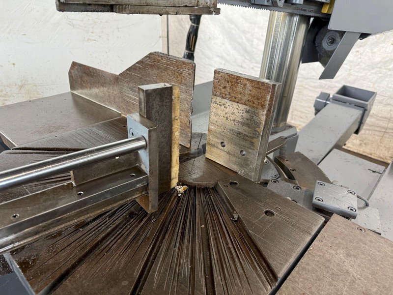 15.7" X 12.2" BEHRINGER HBP 310/403G CNC PROGRAMMABLE BANDSAW. STOCK # 1156522