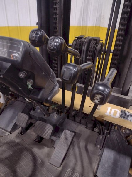 10,000 LBS CATERPILLAR MODEL #GC45KSWB FORKLIFT: YOBRO #25703