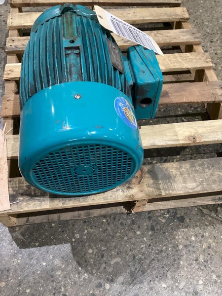 BROOK CROMPTON CC4N0105C 10HP MOTOR, 3PH, 1740 RPM USED