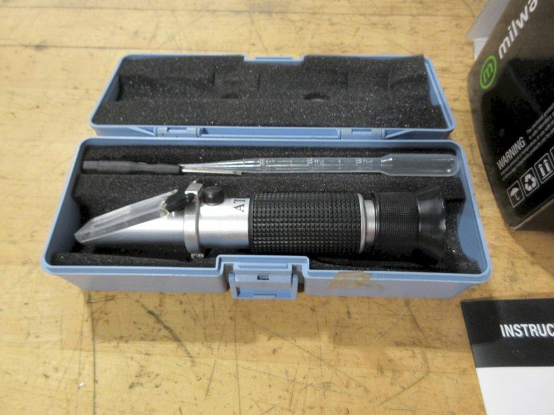 Milwaukee Digital Refractometer &amp; Standard Visual Refractometer - Auction Item
