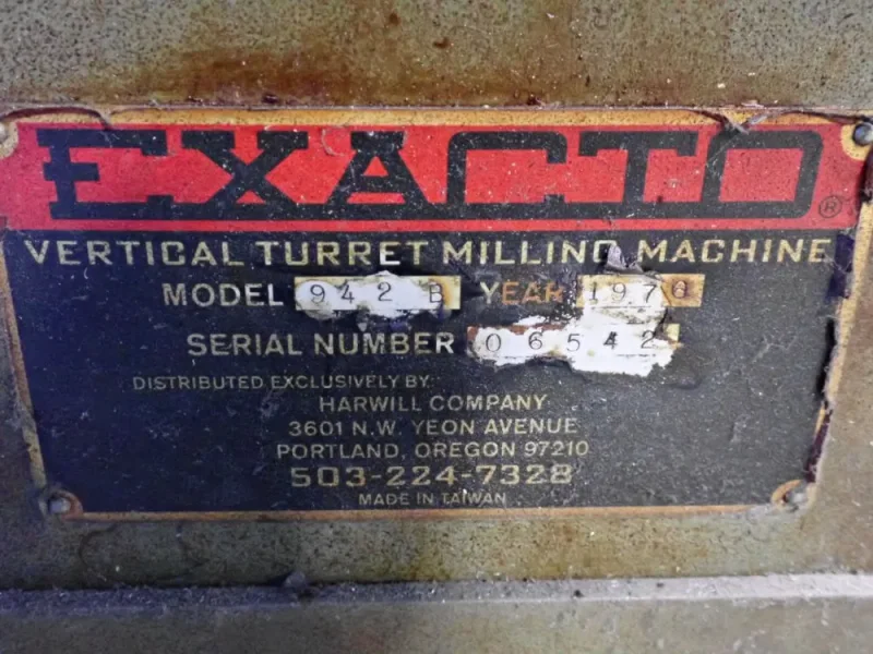 EXACTO 42"X 9" TABLE VERTICAL TURRET MILL  -  942 B