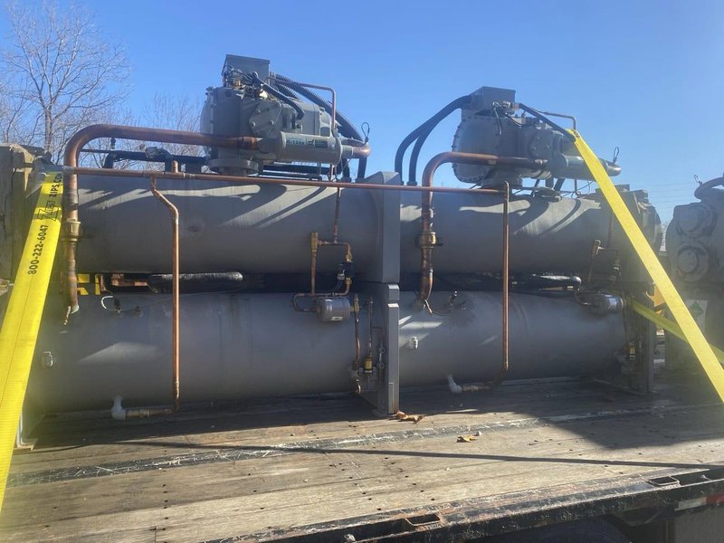 175 Ton Carrier 30HXC186RZE660 Chiller, 2004