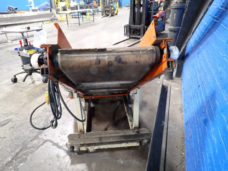EMI 69" X 17" / 43" X 16" INCLINE BELT CONVEYOR  -  CAR.18