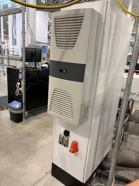 Trumpf TruLaser Cell 3010 Fiber Laser, 2011 – 3.5′ x 2′ Table, Chiller