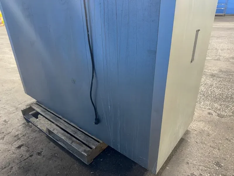McCALL COMMERCIAL REFRIGERATOR  -  7-7070T