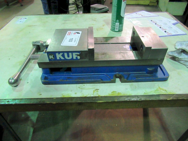 Kurt D675 Machine Vise with Steel Jaws and Handle- Auction Item