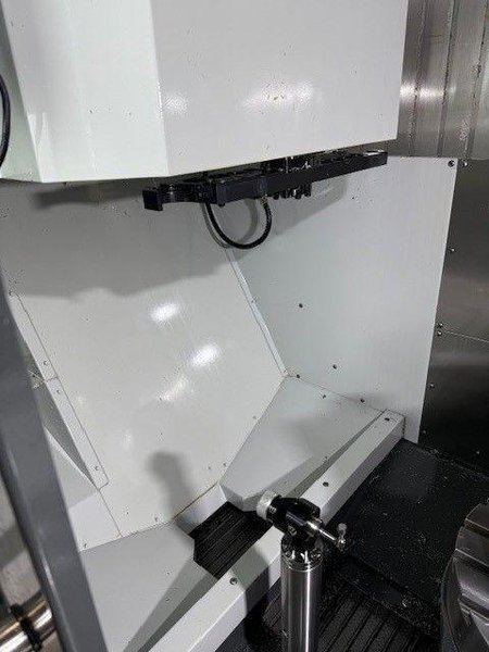 Haas UMC-500SS 5 Axis CNC Universal Machining Center – 2023 Mill