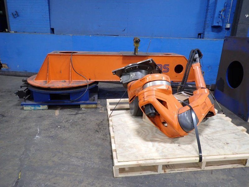 CLOOS ROBOT WELDING CELL &amp; CONTROL  -  QRC350E