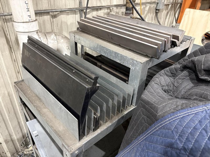 243 Ton x 14’ Amada HDS-2204NT Hydraulic Press Brake, 2011 – Backgauge