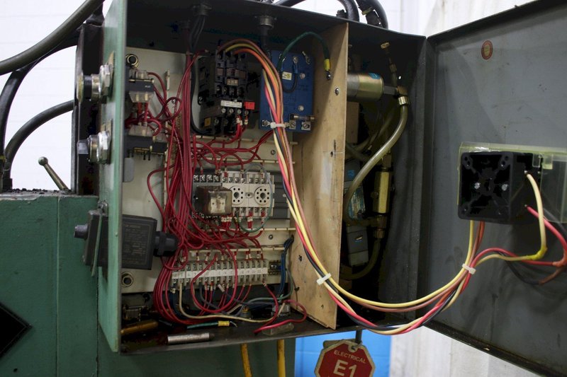 VSI AUTOMATION MODEL #TM-20 RIVIT SPINNERS: STOCK #76088