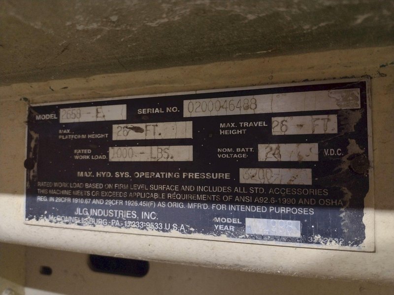 28' JLG MODEL #2658-E SCISSOR MAN LIFT 1,000 LB CAPACITY: STOCK #19394