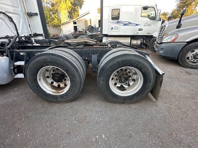 2019 Freightliner Cascadia 1FUJHHDR5KLKM7237