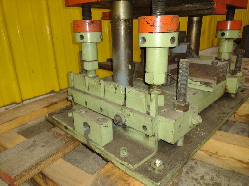 AIRAM PNEUMATIC CUTOFF PRESS: STOCK #23471