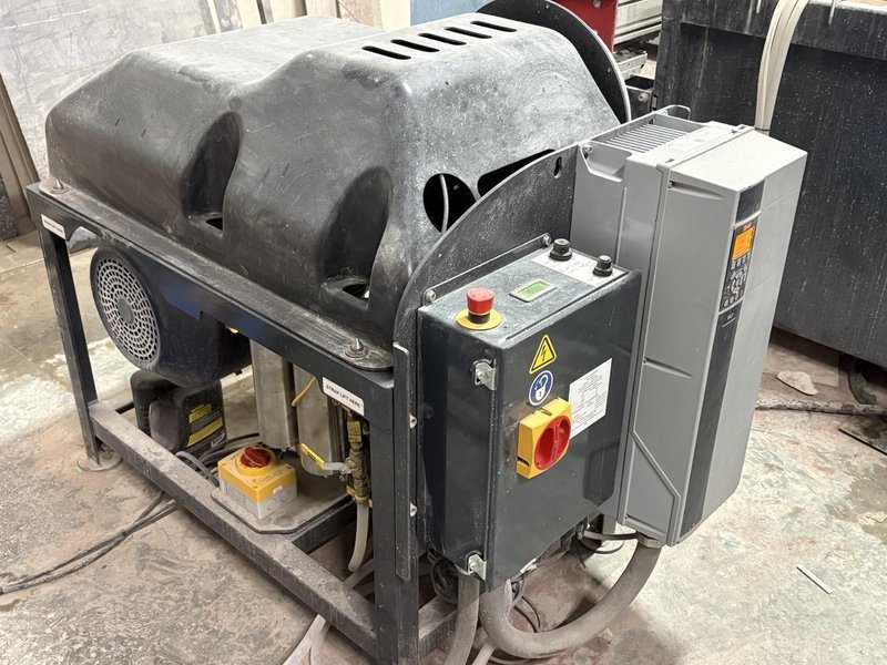 7′ x 16′ Omax Maxiem 2040 Waterjet, 2024 – 50,000 PSI, 5 Axis A-Jet Head