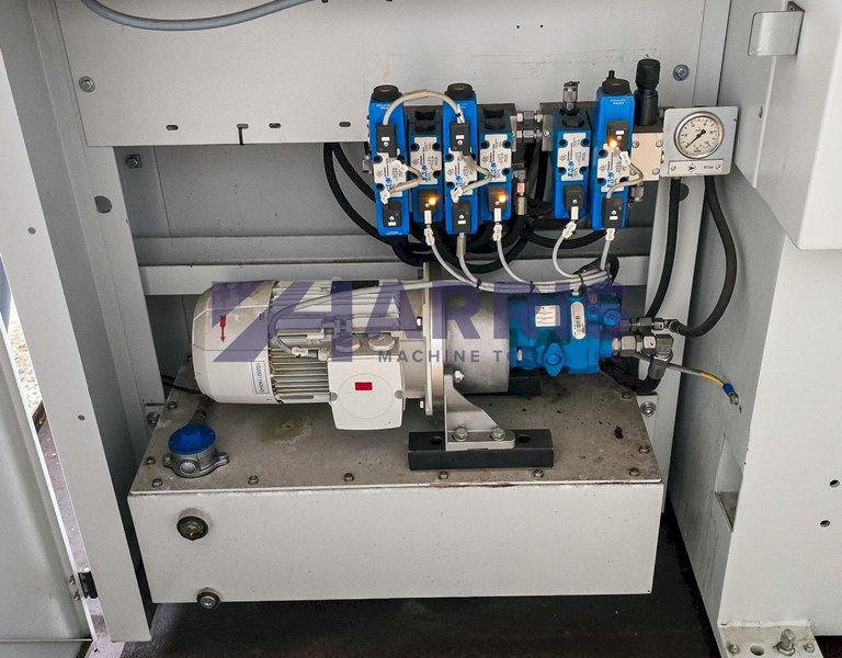 BEHRINGER Automatic Band Saw HBE1060A Performance, Low Hours