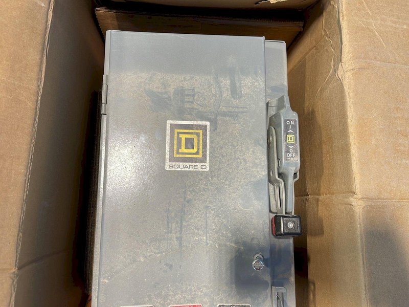 SQUARE D 5 HP AC COMBINATION MOTOR STARTER  -  8538SBG33V01CH309P92SX22Y74