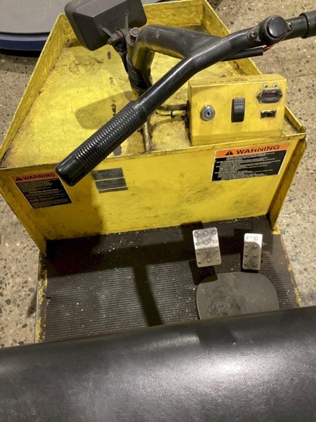 TEXTRON 898320B CUSHMAN MAINTENANCE CARTS USED