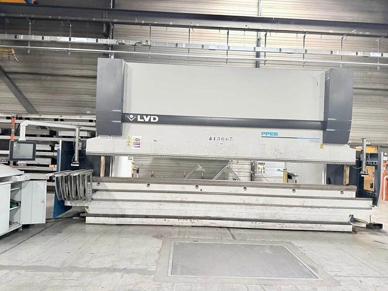 LVD PPEB - 220 ton x 6100 mm CNC
