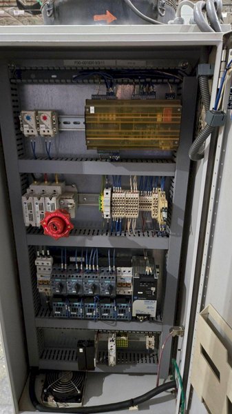 IPG PHOTONICS LC71. 01-A. 4. 5/6 LASER CHILLER, 400/480V, 3PH USED