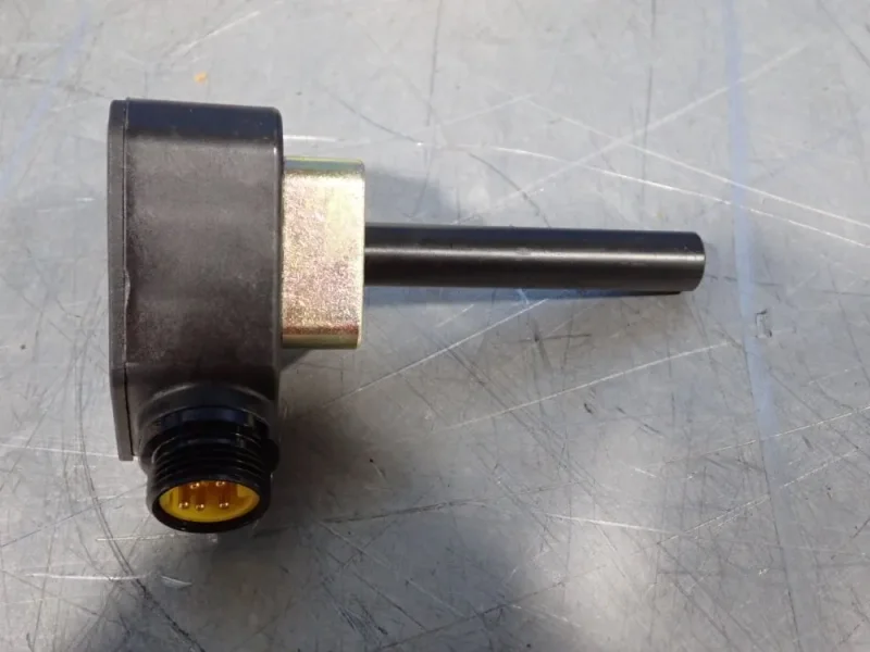 NAMCO CONTROLS 3000 PSI MISC. CYLINDICATOR PROXIMITY SENSORS  -  EE210-38760 / EE210-37880
