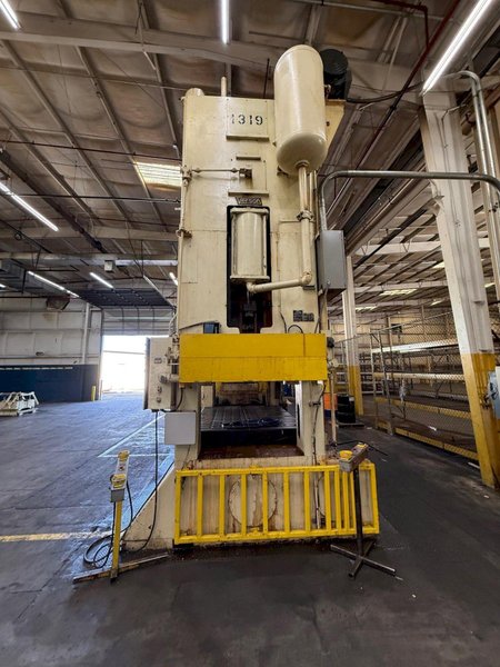 500 ton Verson S2-500-96-60T Straight Side Mechanical Stamping Press For Sale