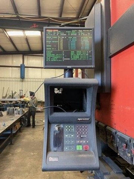 138 Ton x 13′ Amada HFB 125-40 CNC Press Brake, 1996 – 6 Axis Backgauge