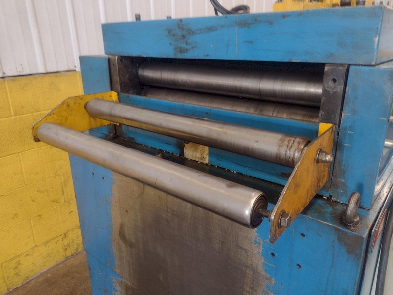 31" x .090" DIMECO MODEL #1676EVV 7 ROLL POWERED STRIP STRAIGHTENER WITH PEELER ARM: STOCK 17225