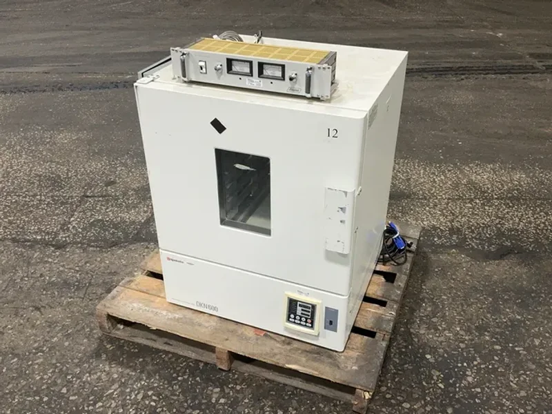 Yamato 19" X 22" X 19" Convection Oven - Dkn600